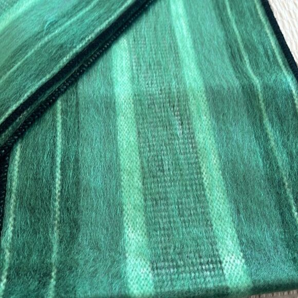 Beautiful alpaca scarf from Ecuador so soft and warm! - Picture 4 of 9